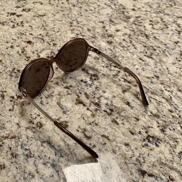 Authentic Gucci sunglasses with case - Picture 6 of 13